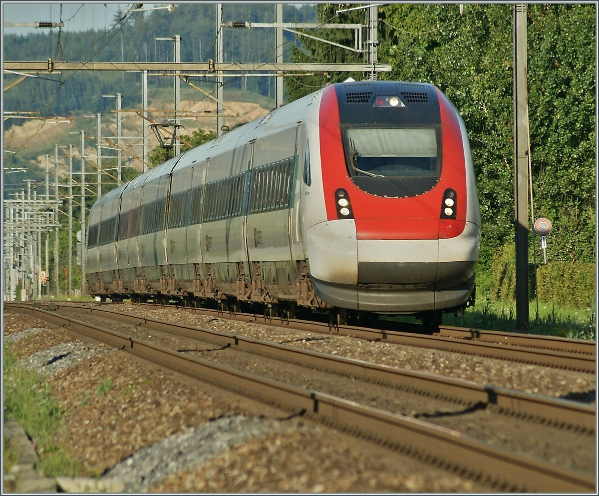 Ein ICN Richtung Zürich zwischen Lengnau und Grenchen Süd.
26. Juli 2009