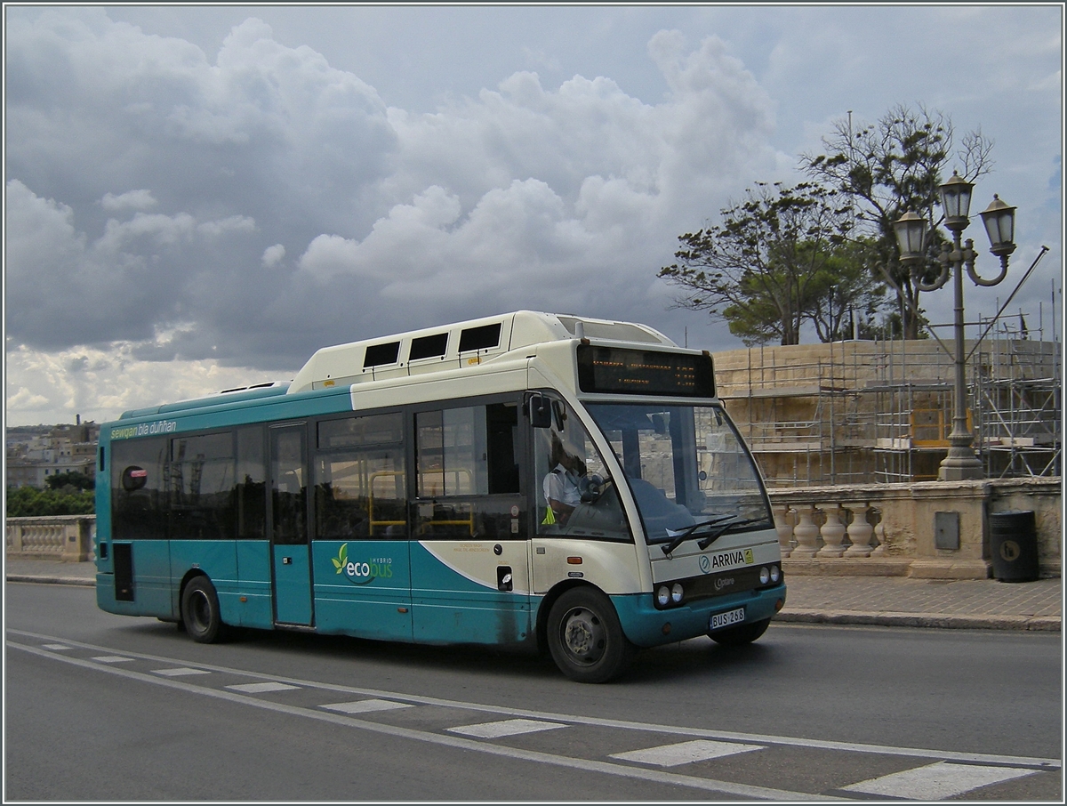 Ein Kleinbus in Valletta. 
20.Sept. 2013