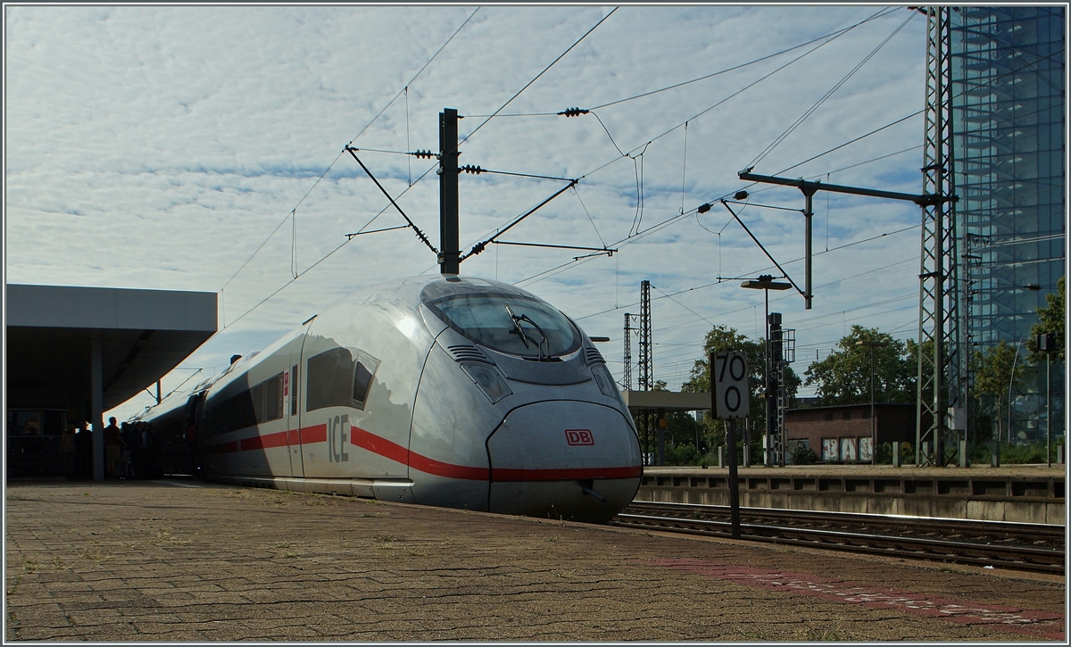 Ein neuer Zug, auch ICE 407 genannt, in einer modernen Umgebung.
Mannheim, den 20. Aug. 2014