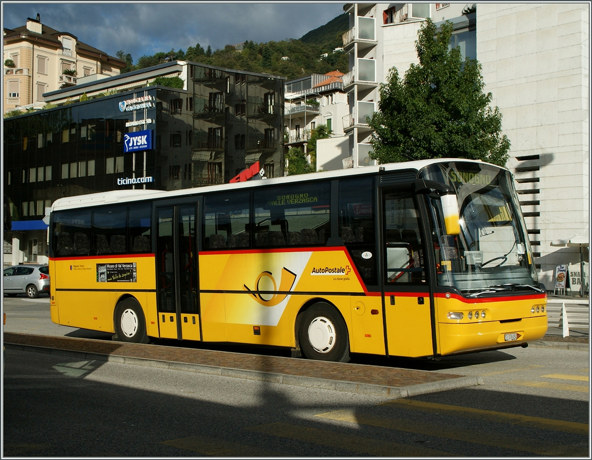 Ein Postbus in Locarno. 
18. Sept. 2013