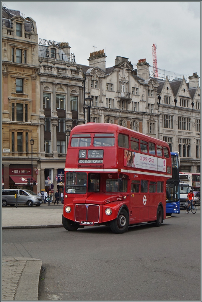 Ein sch�ner alter Londoner Bus in der Britischen Hauptstadt. 
22. Mai 2014