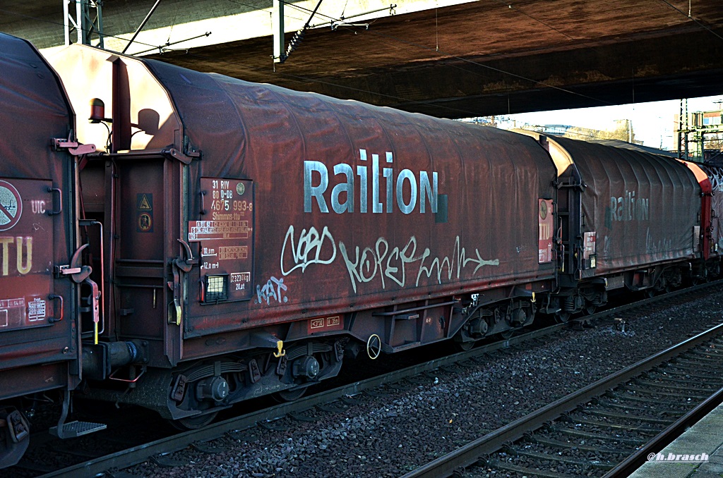 ein teleskop-haubenwagen der gattung SHIMMNS-TTU 722,zugelassen unter 31 80 4675 993-8, aufgenommen im bf hh-harburg,16.12.14