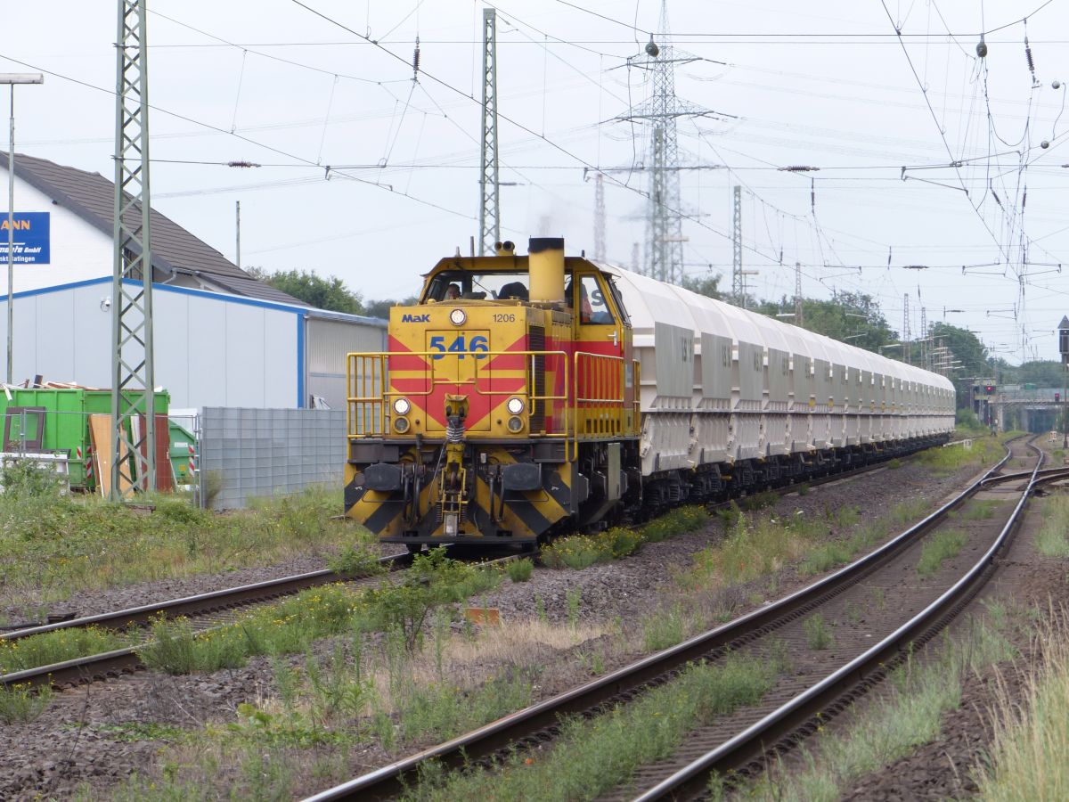 Eisenbahn und H�fen GmbH Diesellok 546 Lintorf 09-07-2020.

Eisenbahn und H�fen GmbH dieselloc 546 Lintorf 09-07-2020.