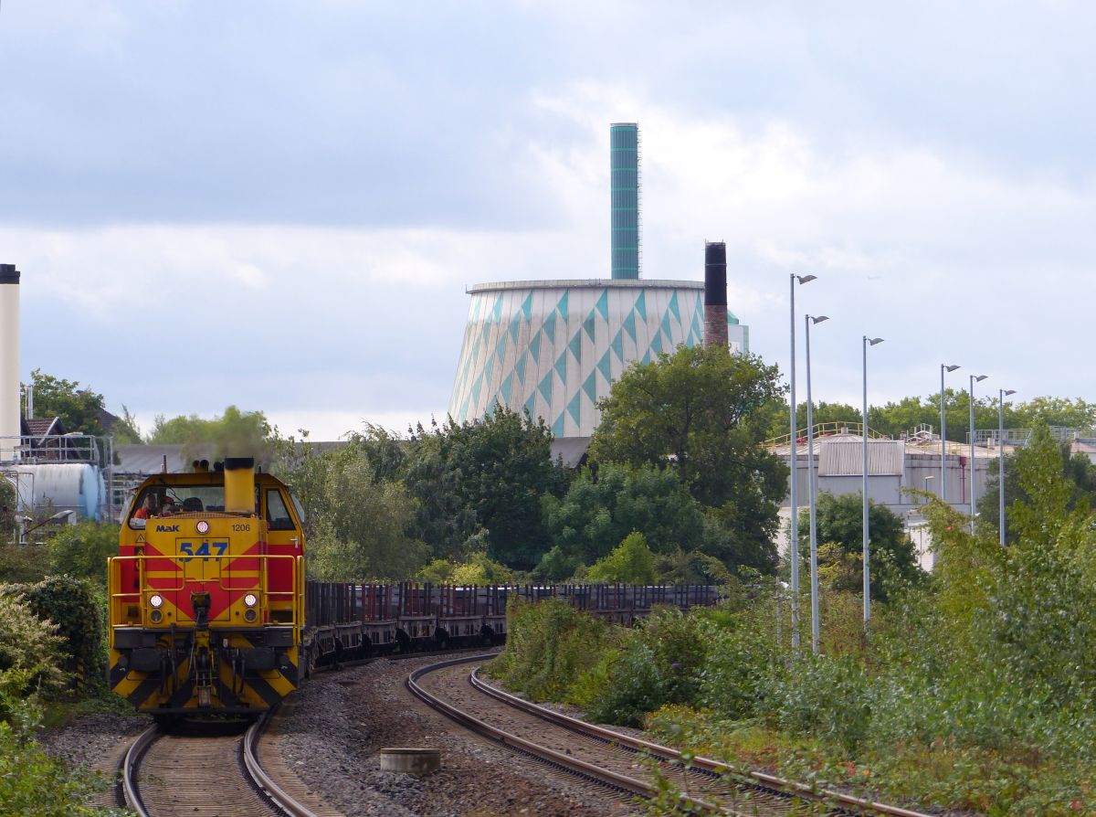 Eisenbahn und H�fen GmbH Diesellok 547 Dachsstrasse, Angerhausen Wannheim Duisburg 14-09-2017.


Eisenbahn und H�fen GmbH dieselloc 547 Dachsstrasse, Angerhausen Wannheim Duisburg 14-09-2017.