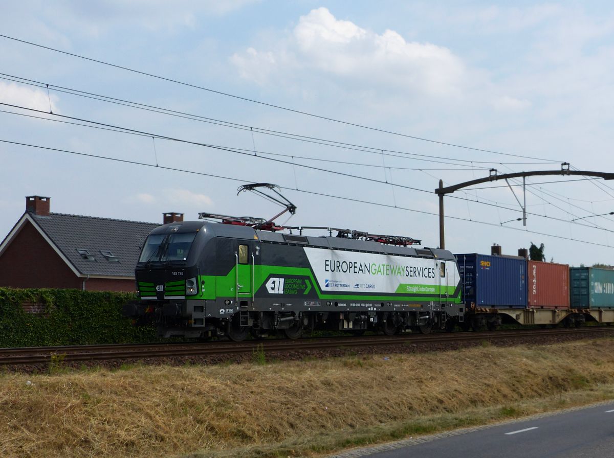 ELL (European Locomotive Leasing) Lok 193 726-7 Kapelweg, Boxtel, Niederlande 19-07-2018.

ELL (European Locomotive Leasing) loc 193 726-7 Kapelweg, Boxtel 19-07-2018.