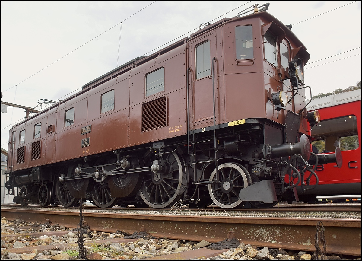 Fitnessfahrten. Ae 3/6 II 10439 im Depot Olten beim Fotoshooting. Oktober 2019.