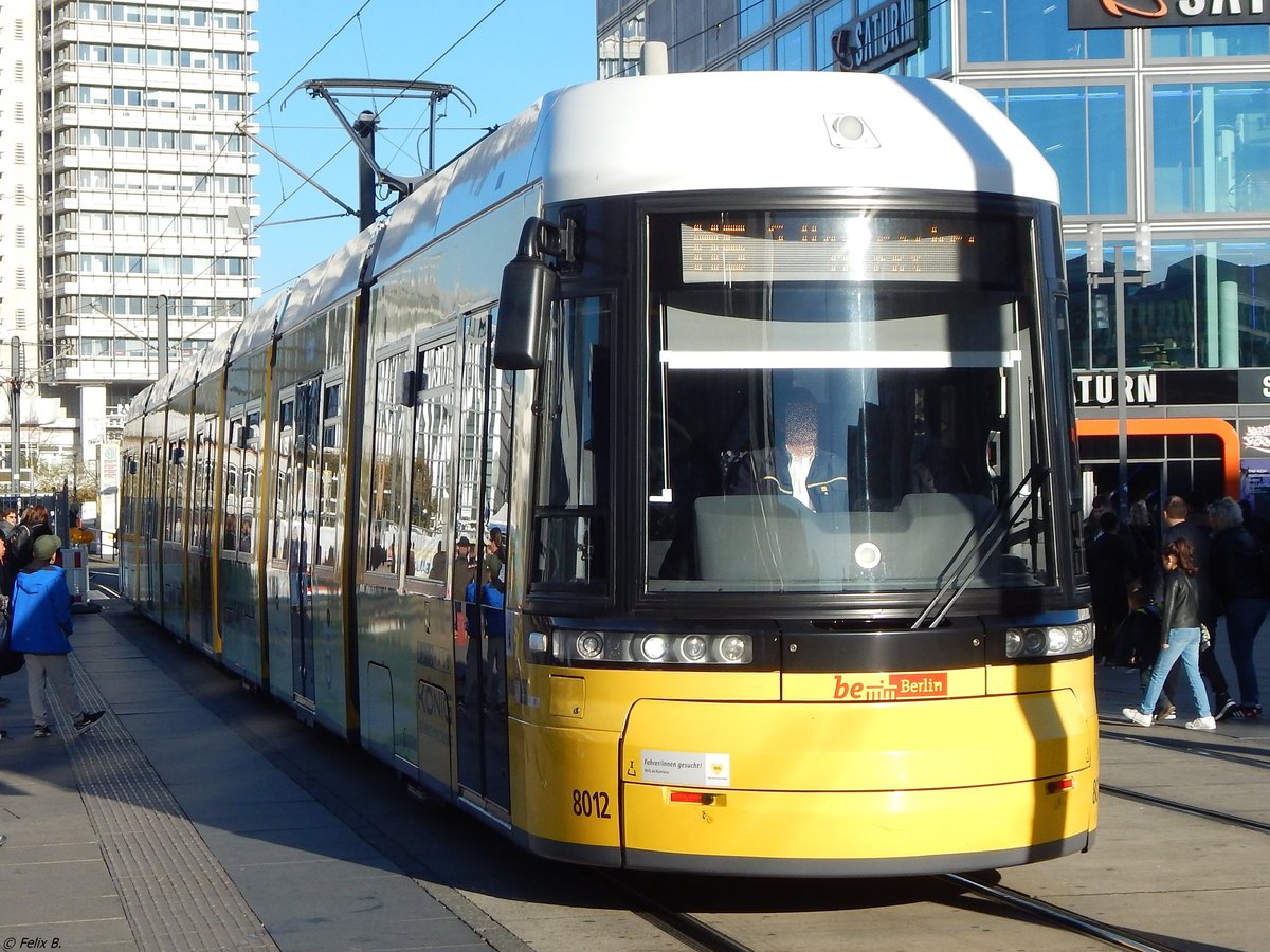 Flexity Nr. 8012 der BVG in Berlin.