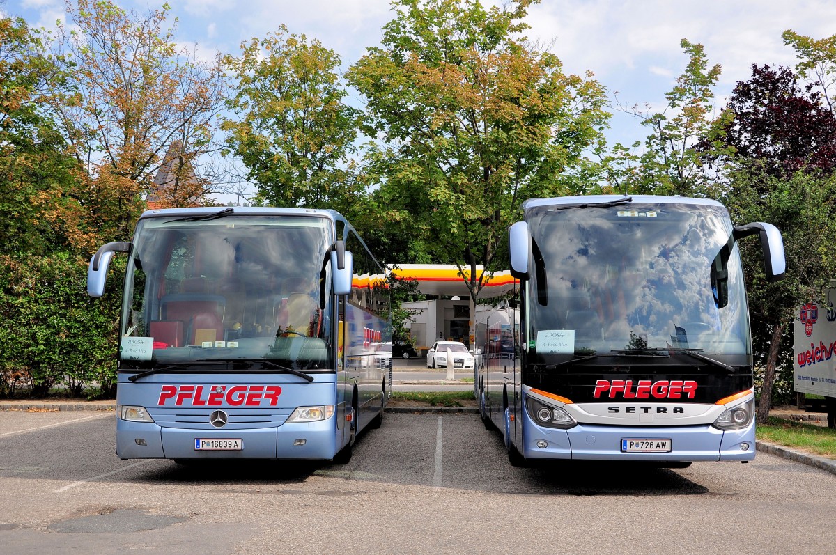 Frontbild vom Mercedes Travego und Setra 516 HD von Pfleger Reisen aus Niedersterreich in Krems.