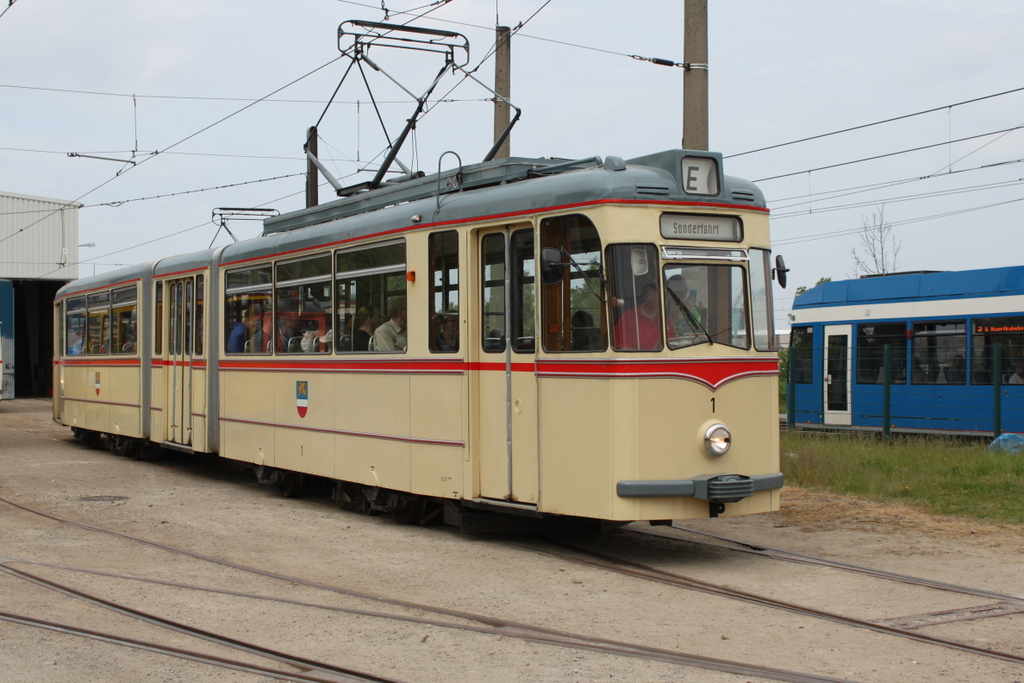 Gelenktriebwagen des Typs G4 machte am 21.05.2016 ebahnfalls kurzfahrten von Rostock-Marienehe zum Betriebshof Hamburger Str. 