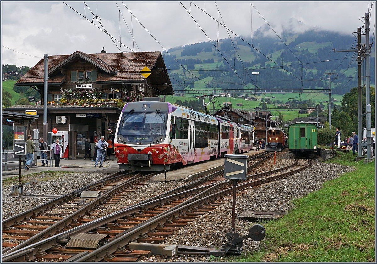 Grosser Bahnof in Saanen, der jedoch nicht dem bunten, für die Nankai Partner Bahn werbenden  Lenker -Pendel gilt.
14. Sept. 2018