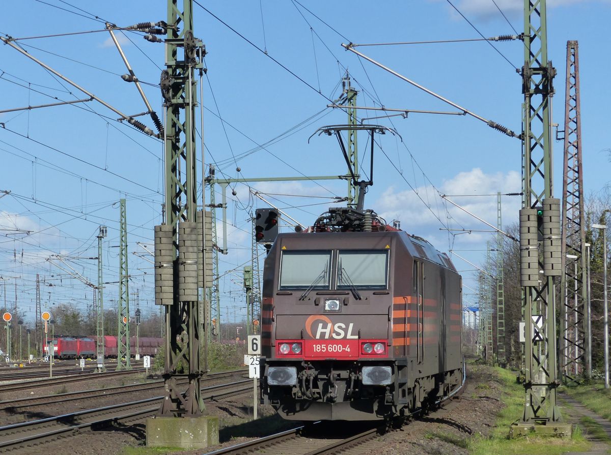 HSL Logistik Lokomotive 185 600-4 G�terbahnhof Oberhausen West 12-03-2020.

HSL Logistik locomotief 185 600-4 goederenstation Oberhausen West 12-03-2020.
