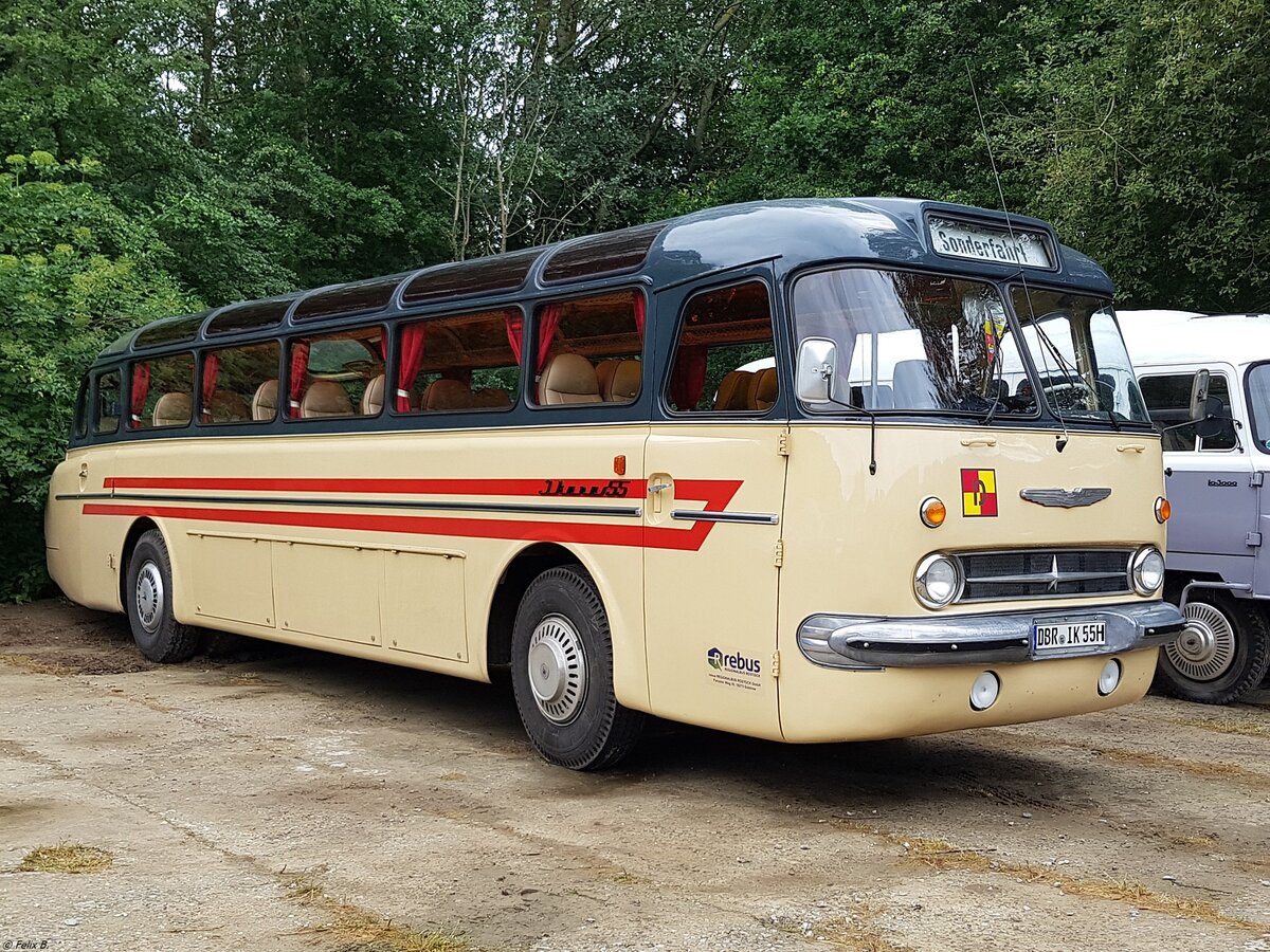 Ikarus 55 von Regionalbus Rostock in P�tnitz.
