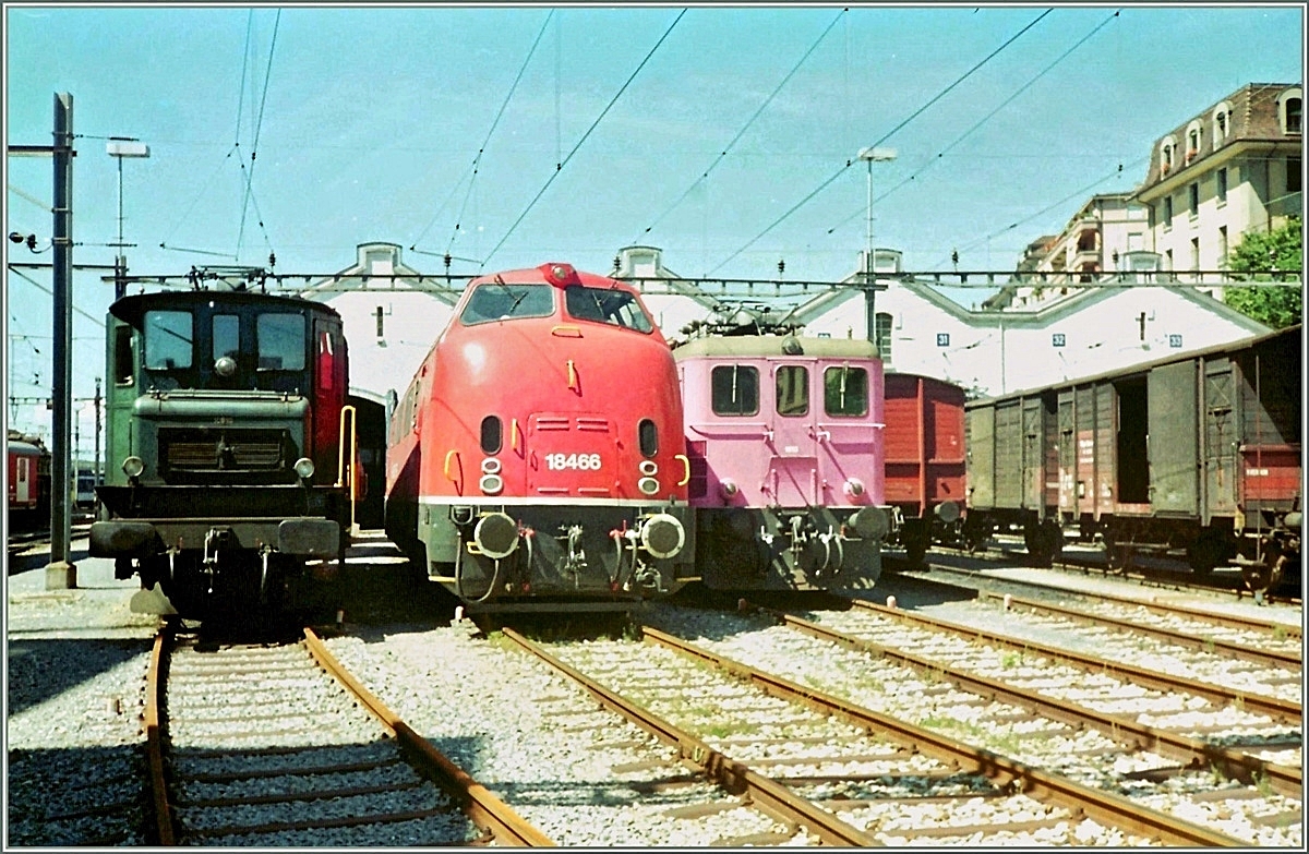 Im September 1990 konnte ich beim Dépôt in Lausanne eine ae 4/4, die Am 4/4 18466 und einen Be 4/6 (für den Schühler-Schul-Zug) fotografieren.
