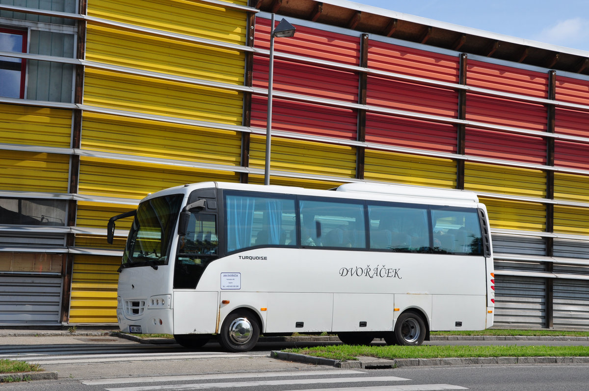 ISUZU Tourqoise von Dvoracek Reisen aus der CZ in Krems unterwegs.