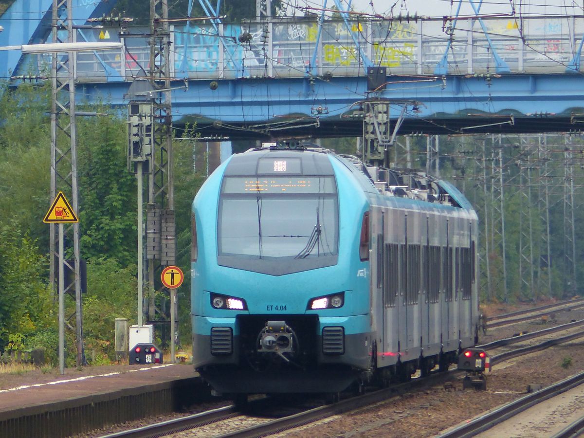 Keolis Eurobahn Stadler FLIRT 3 Triebzug ET 4.04 Gleis 4 Salzbergen 17-08-2018.

Keolis Eurobahn Stadler FLIRT 3 treinstel ET 4.04 spoor 4 Salzbergen 17-08-2018.