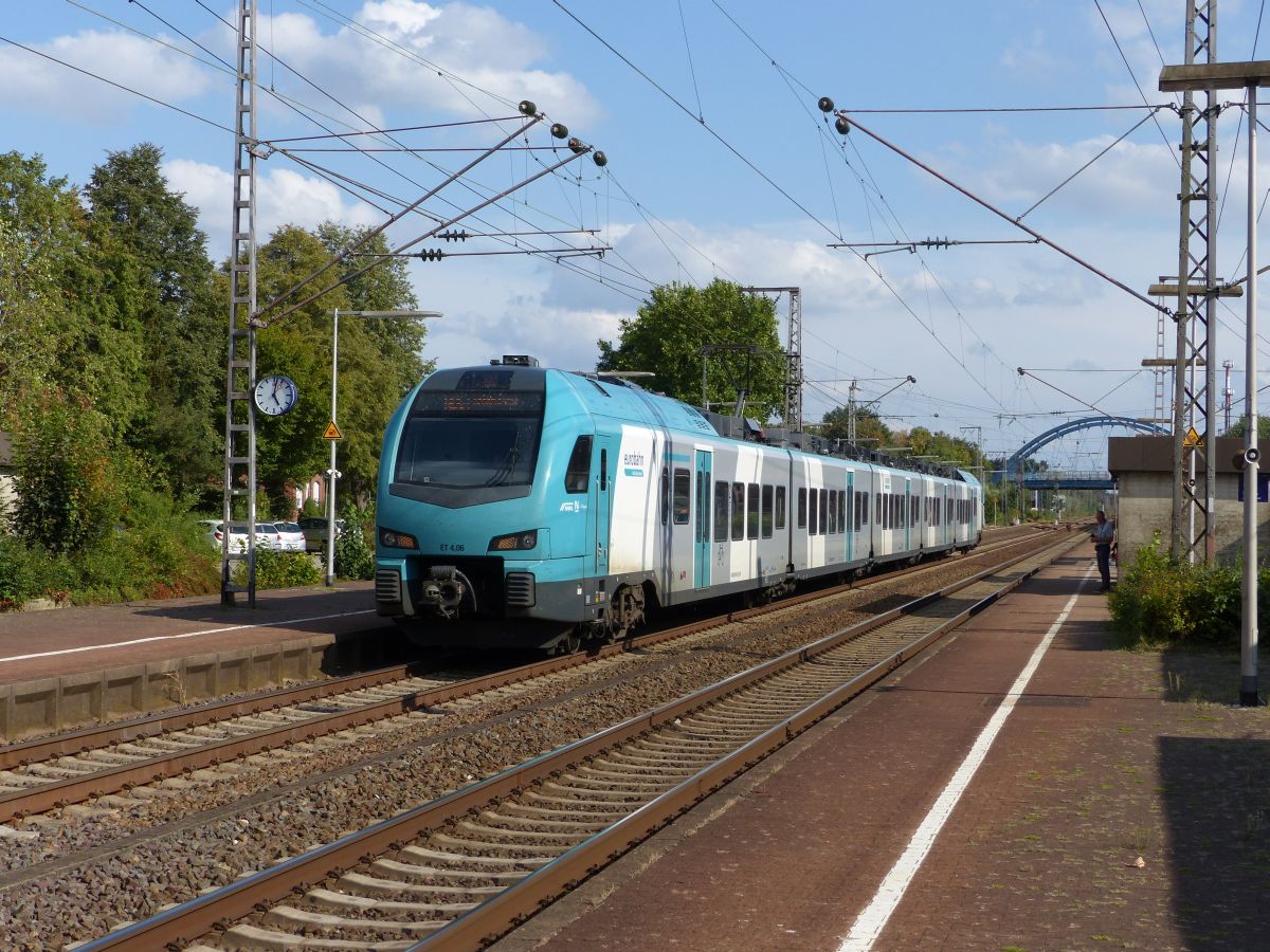 Keolis Eurobahn Triebzug ET 4 06 Gleis 4 Salzbergen 17-08-2018.

Keolis Eurobahn treinstel ET 4 06 spoor 4 Salzbergen 17-08-2018.