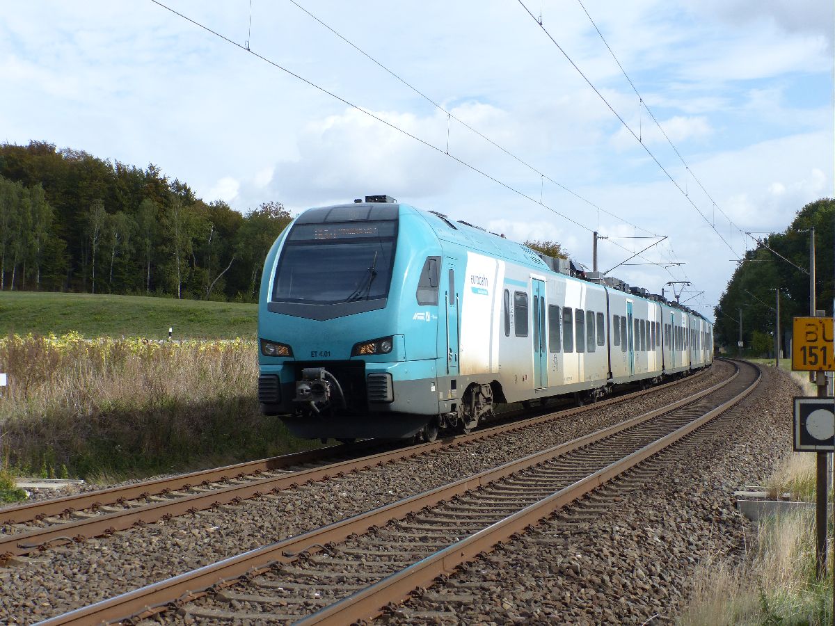 Keolis Eurobahn Triebzug ET 4 01 bei Bahn�bergang Fuchsweg, Laggenbeck, Ibbenb�ren 28-09-2018. 

Keolis Eurobahn treinstel ET 4 01 bij overweg Fuchsweg, Laggenbeck, Ibbenb�ren 28-09-2018