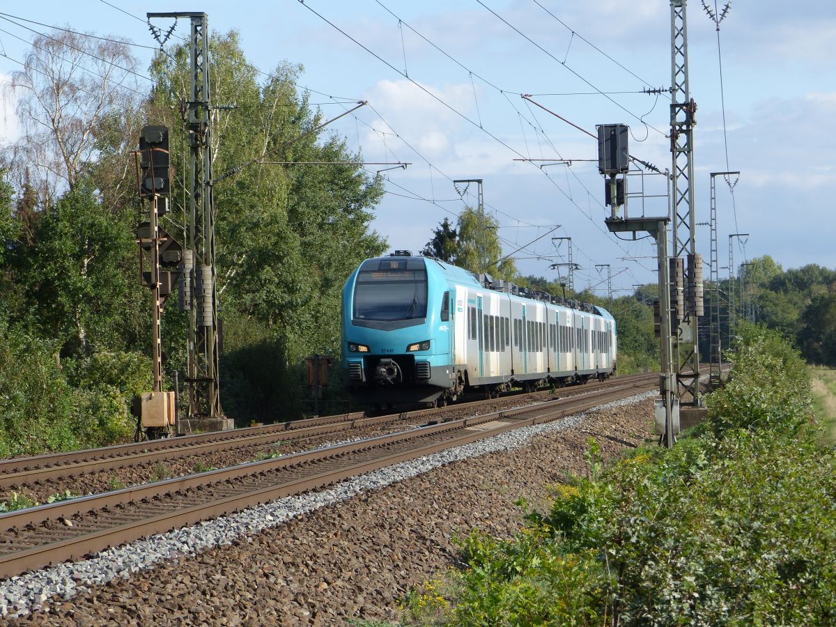 Keolis Eurobahn Triebzug ET 4 01 Devesstra�e, Salzbergen 13-09-2018. 

Keolis Eurobahn treinstel ET 4 01 Devesstra�e, Salzbergen 13-09-2018.