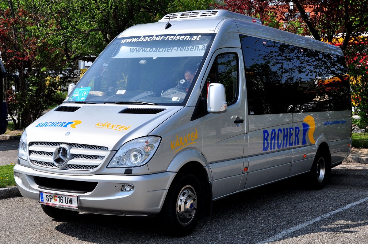 Kleinbus MB Sprinter von Bacher Reisen aus �sterreich am 23.4.2015 in Krems.