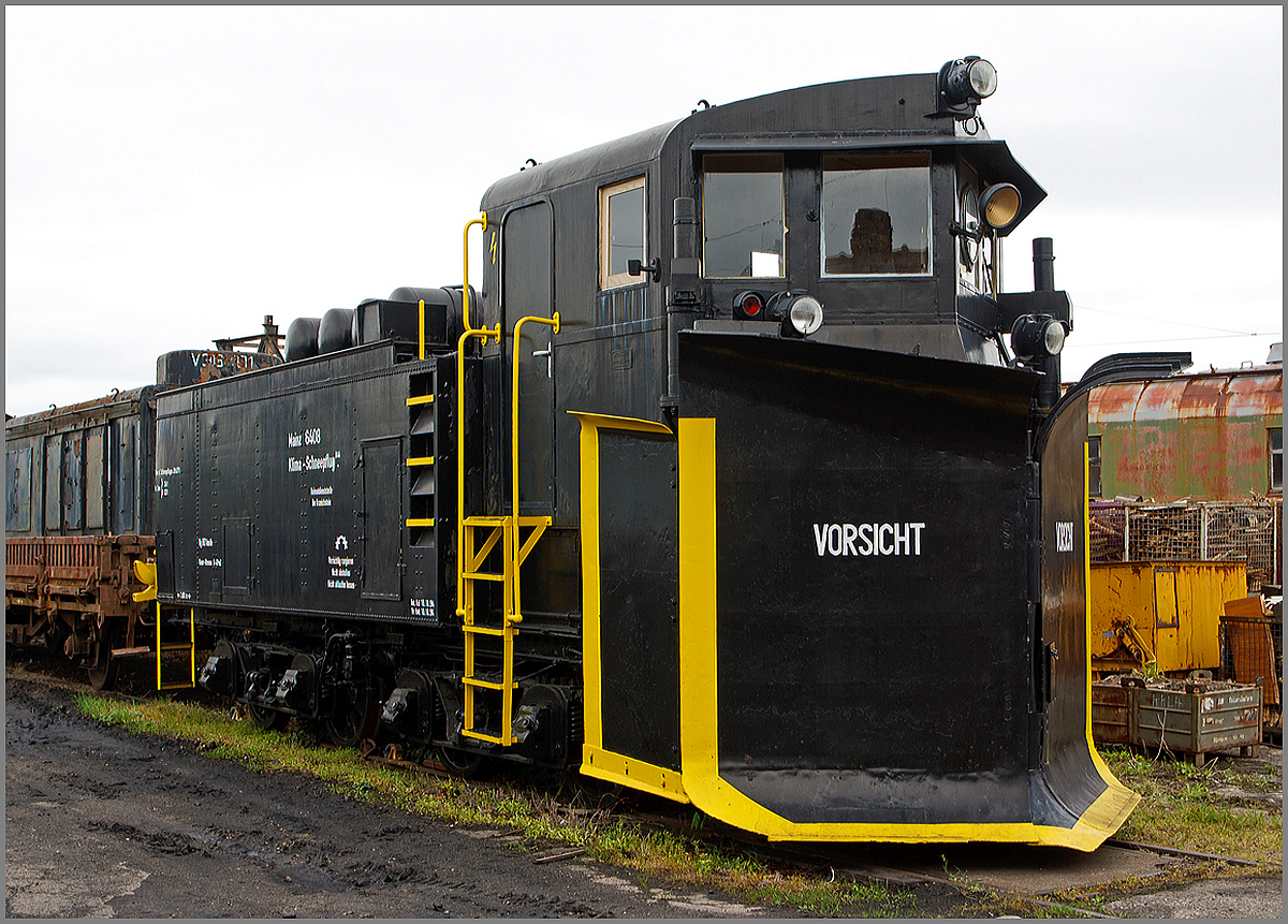 
Klima-Schneepflug 844, Mainz 6408, ex DB 30 80 973 5 039-8, ex Han 6405, am 28.10.2013 beim Eisenbahnmuseum Darmstadt-Kranichstein.

Der Schneeflug der Bauart 844 wurde 1960 bei Henschel in Kassel, auf Basis eines Tenders der Bauart 2မ2' T 34, unter der Fabriknummer 85235 gebaut.

TECHNISCHE DATEN: 
Spurweite: 1.435 mm
Achsfolge: 2မ2'  (4 Achsen)
Drehzapfenabstand: 3.800 mm
Gewicht: 39.070 kg
Höchstgeschwindigkeit: 80 km/h