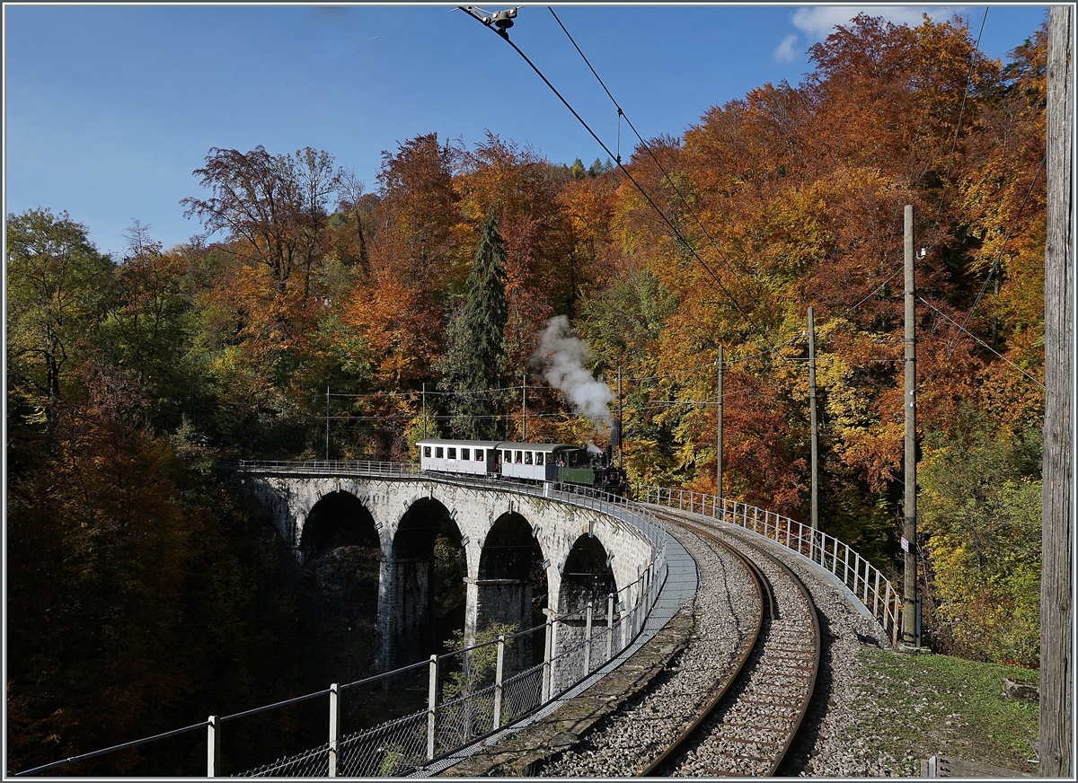  LA DER 2020 du Blonay-Chamby  / Saison Abschluss der Blonay-Chamby Bahn: Mit einem verstärkten Fahrplan und viel Dampf wird vor dem  Winterschlaf  (bzw. Arbeit im Dépôt Chaulin) nochmals viel Betrieb gemacht. Die LEB G 3/3 N° 5 (Baujahr 1890) überquert mit ihrem Personenzug von Blonay nach Chaulin den Baye de Clarens Viadukt.

24. Okt. 2020