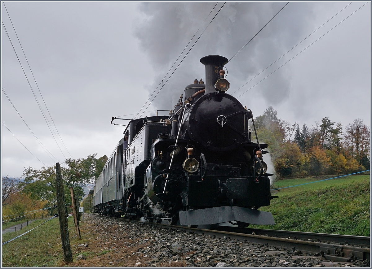 La Dernière du Blonay - Chamby - das 50. Jahre Jubiläum beschliesst die Blonay Chamby Bahn mit einer Abschlussvorstellung und liess es nochmals so richtig dampfen: Vom herrlichen Dampf der früher bei Ferrovie Padane eingesetzte Lok G 2/2 N° 4 auf den Geschmack gebracht, war ich doch etwas enttäuscht, die BFD HG 3/4 N° 3 zwar herrlich Rauchen zu sehen, aber kaum hellen Dampf in Spiel, bzw ins Bild brachte 

28. Oktober 2018