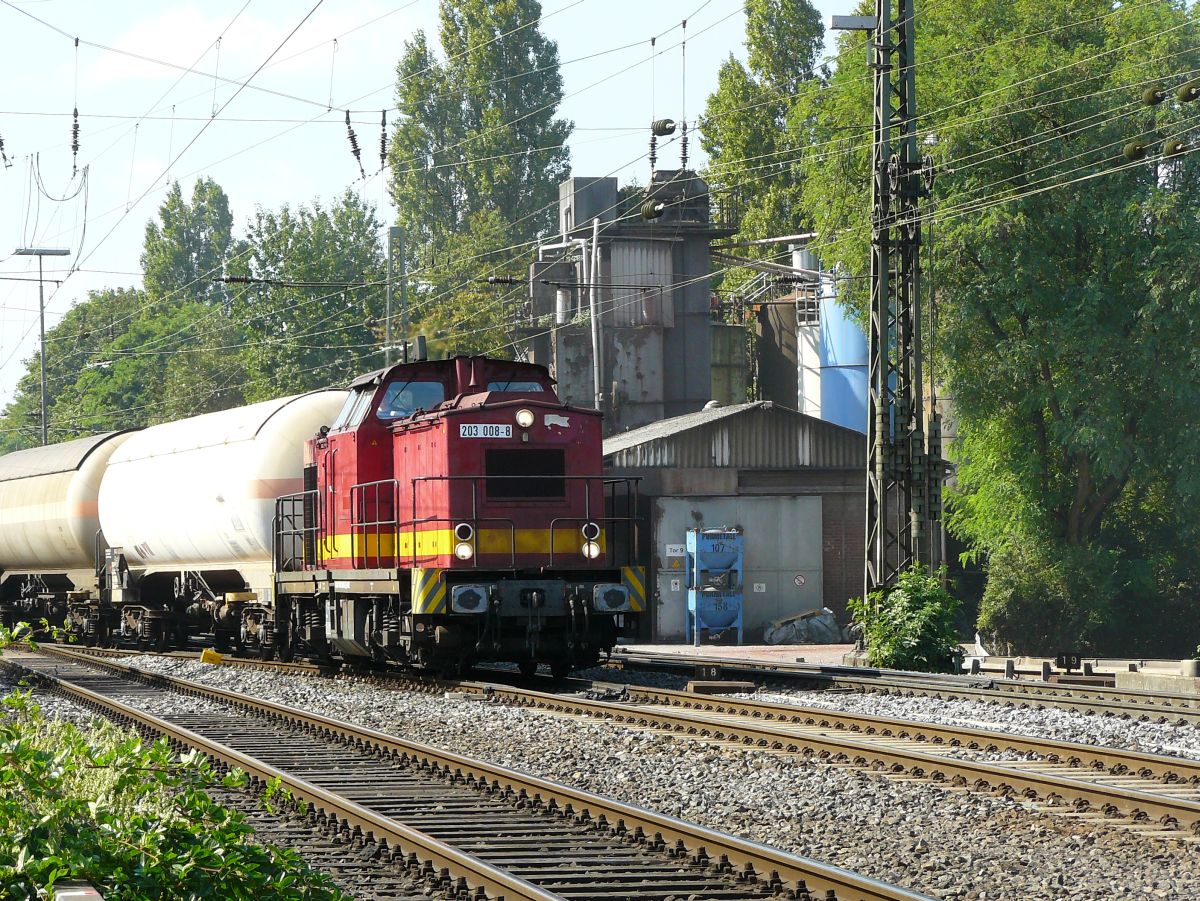 LaS (Logistik auf Schienen GmbH Duisburg) Diesellok 203 008-8 von Fahrzeug-Vermietung Duisburg GmbH. G�terbahnhof Oberhausen West 12-09-2014.

LaS (Logistik auf Schienen GmbH Duisburg) dieselloc 203 008-8 gehuurd van Fahrzeug-Vermietung Duisburg GmbH. Goederenstation Oberhausen West 12-09-2014.