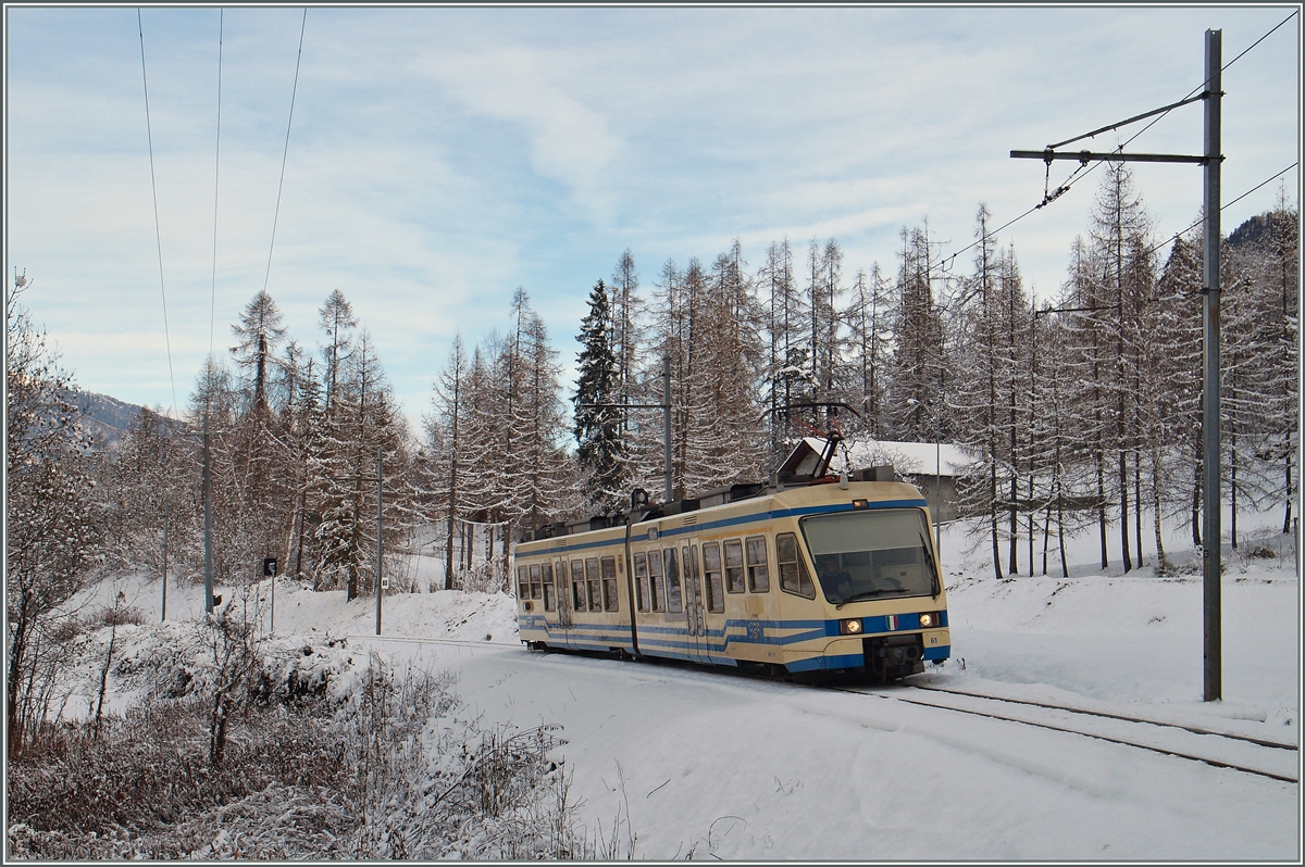 Leider wurde der SSIF Regionalzug 750 der Ferrovia Vigezzina von Re nach Domodossola am 8. Januar 2016 nicht mit einem ABe 6/6 geführt, doch auch ein der ABe 4/6 61 macht in dieser Wintermärchenlandschaft ein gute Bild, finde ich jedenfalls.