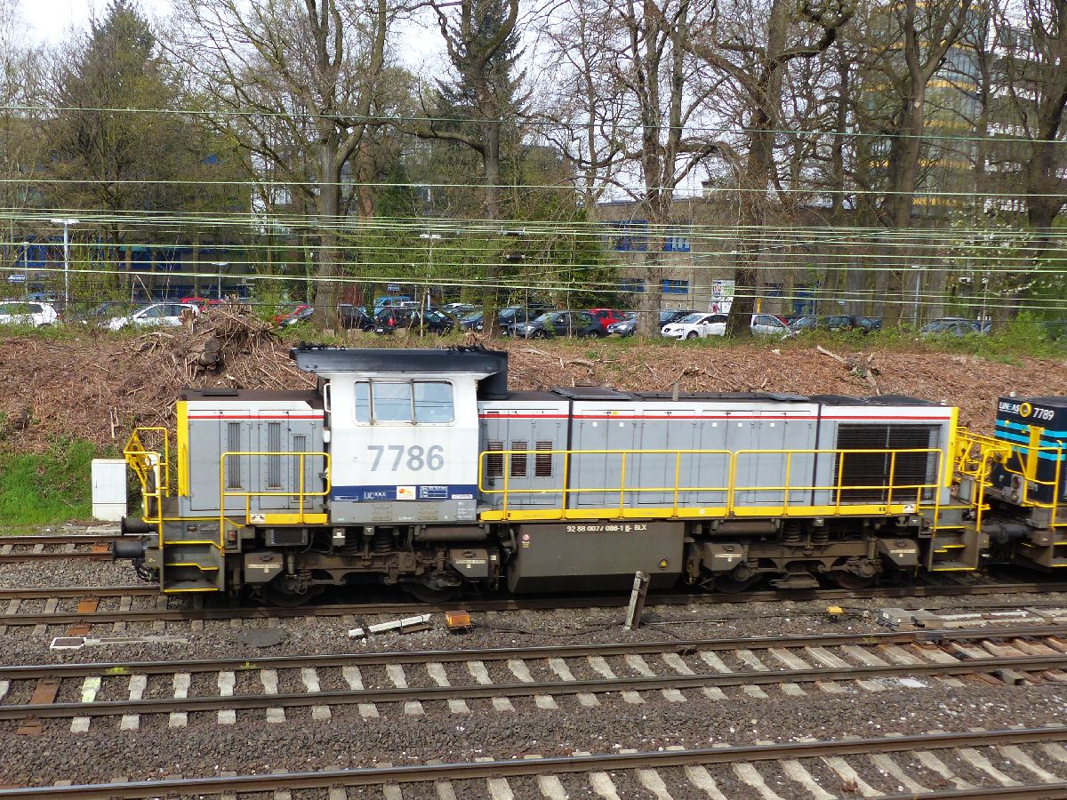 LINEAS Diesellok 7786 Abzweig Lotharstrasse. Forsthausweg, Duisburg, Deutschland 12-04-2018.

LINEAS dieselloc 7786 Abzweig Lotharstrasse. Forsthausweg, Duisburg, Duitsland 12-04-2018.