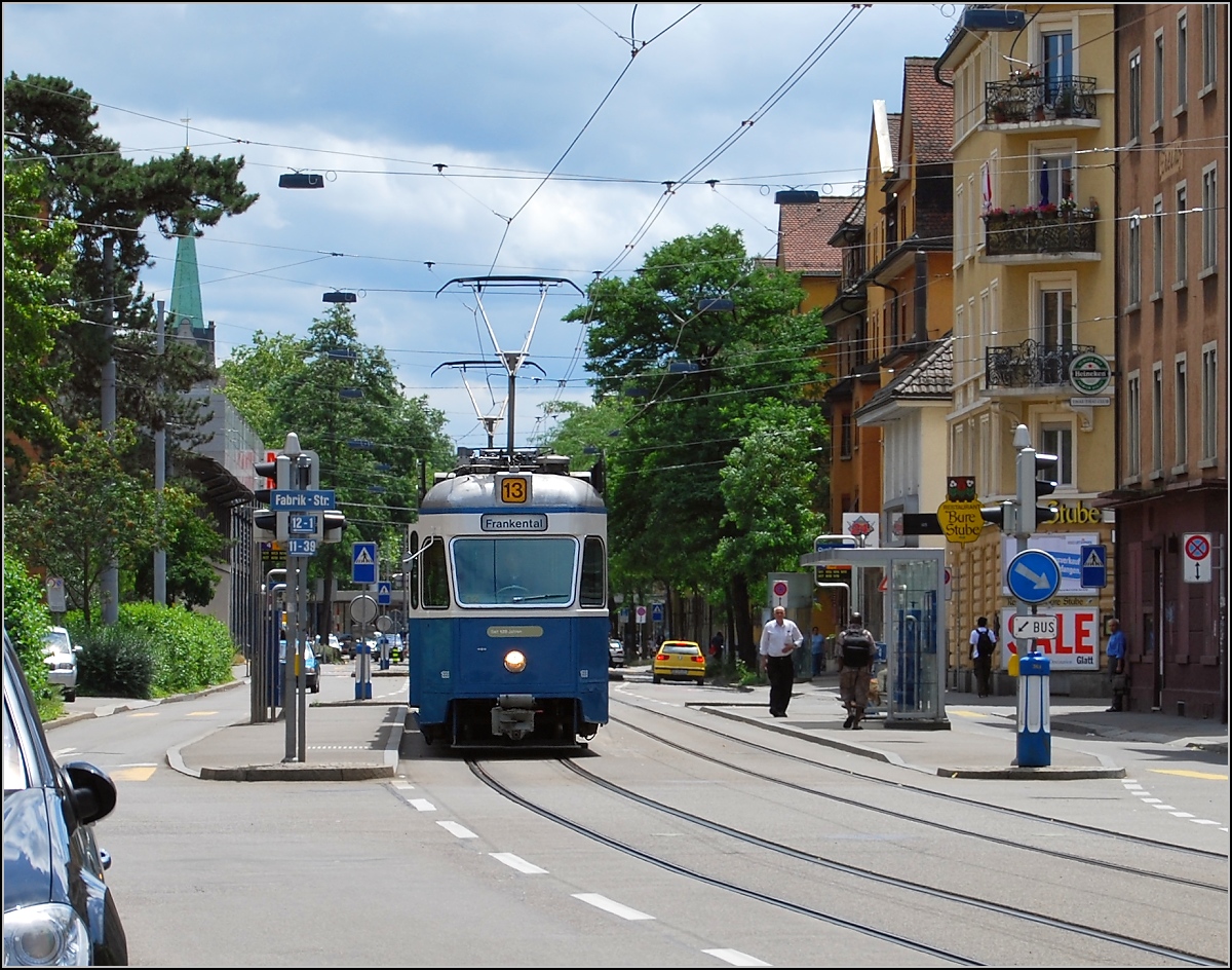 Linie 13 mit einer Tram vom Typ  Mirage  der VBZ. Zürich, Juni 2007.