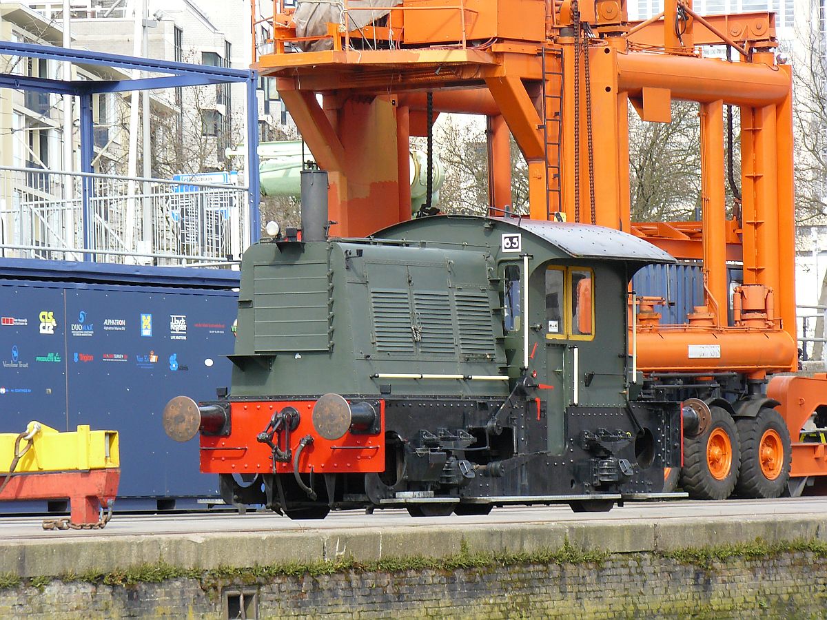 Locomotor 347  Sik  Werkspoor Baujahr 1950. Maritiemmuseum, Leuvehaven, Rotterdam 02-04-2015.

Locomotor 347  Sik  is gebouwd in 1950 door Werkspoor met bouwnummer 884. Maritiemmuseum, Leuvehaven, Rotterdam 02-04-2015.