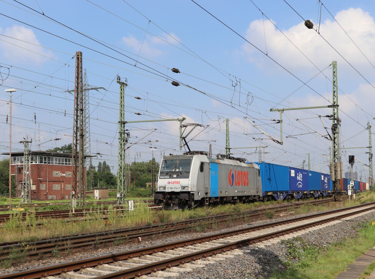 Lotos Kolej Railpool Lokomotive E 186 274-7 (NVR 91 80 6186 274-7 D-Rpool) G�terbahnhof Oberhausen West, Deutschland 02-09-2021.

Lotos Kolej Railpool locomotief E 186 274-7 (NVR 91 80 6186 274-7 D-Rpool) goederenstation Oberhausen West, Duitsland 02-09-2021.