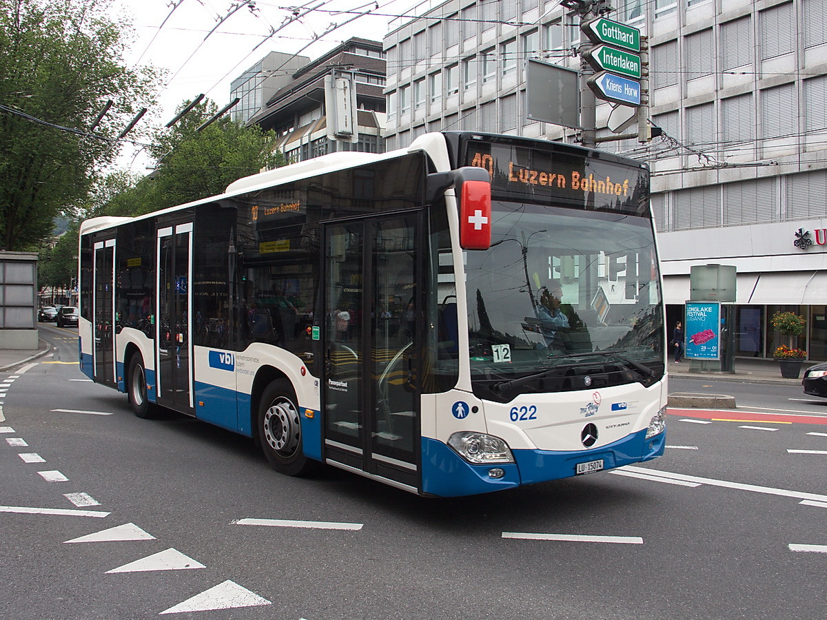 Luzern am 24. Juni 2018,  VBL - Mercedes Citaro Nr.622 LU 15074 unterwegs auf der Linie 10 zum Bahnhof.