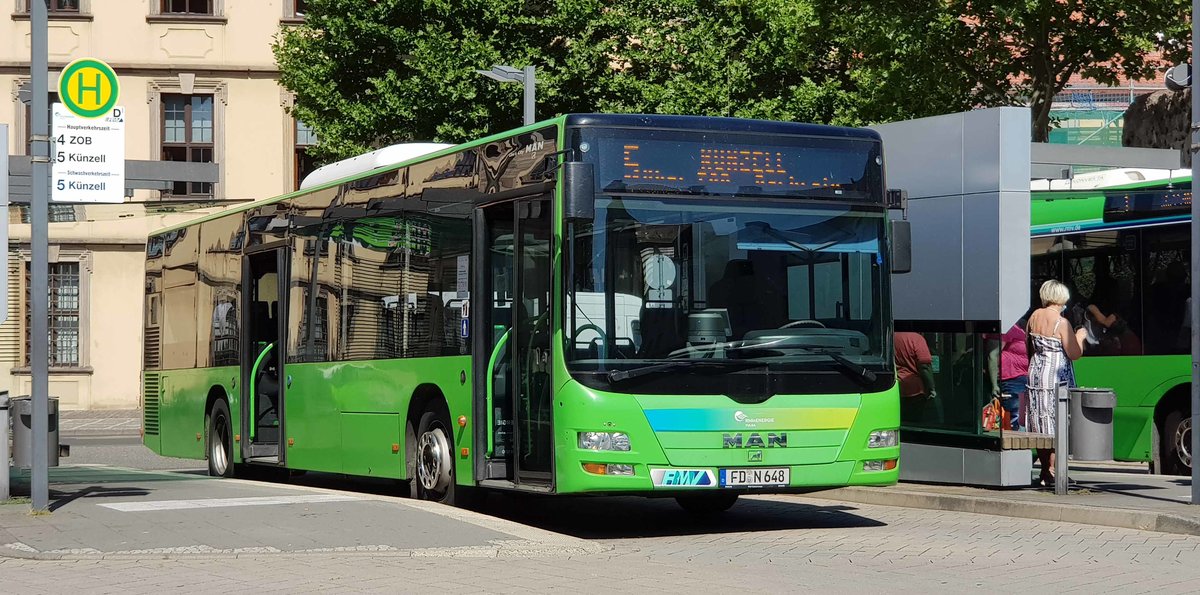 MAN Lion`s City (648) von RhönEnergie steht am Busbahnhof in Fulda im Juli 2020