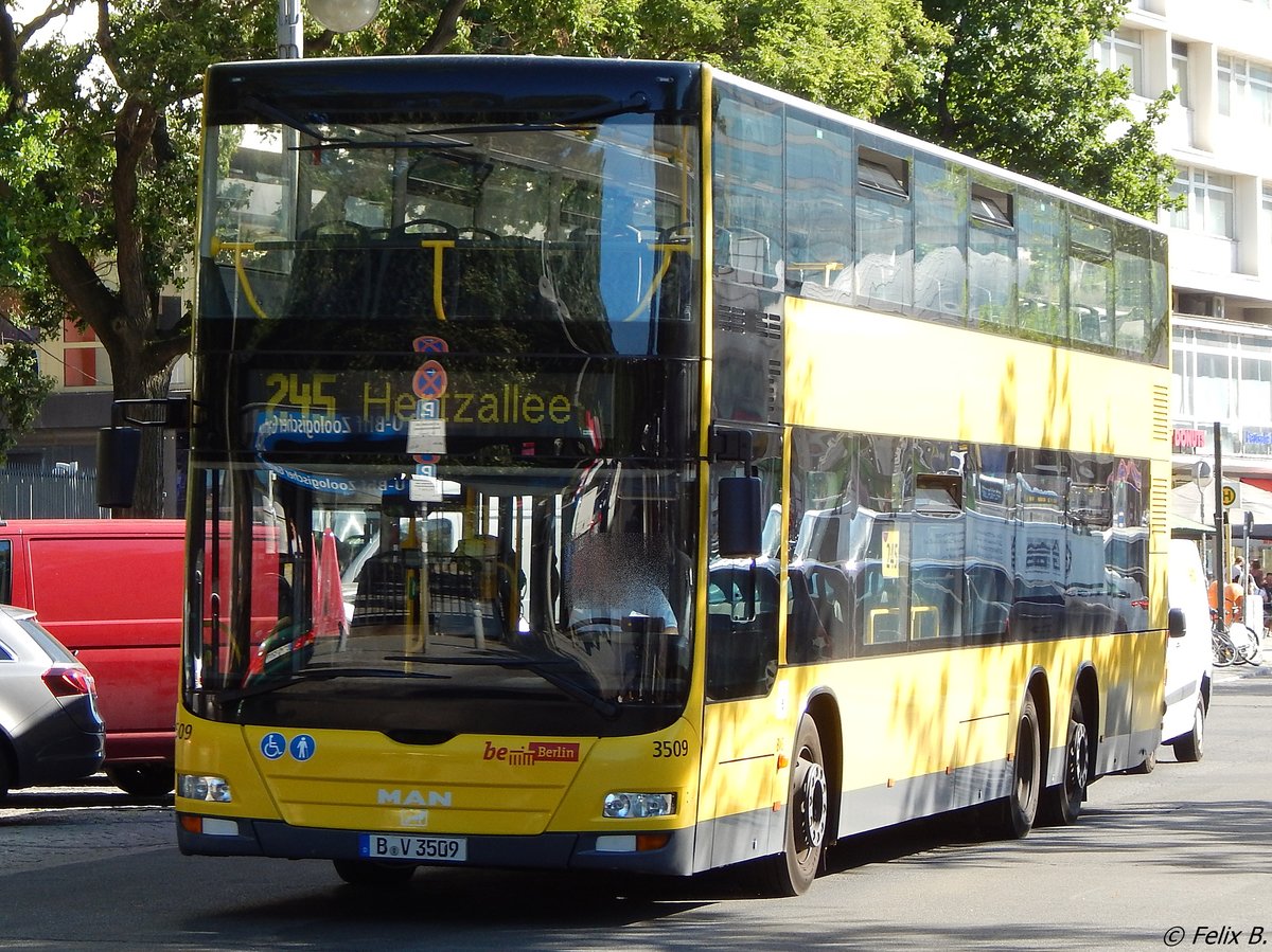 MAN Lion's City DD der BVG in Berlin.