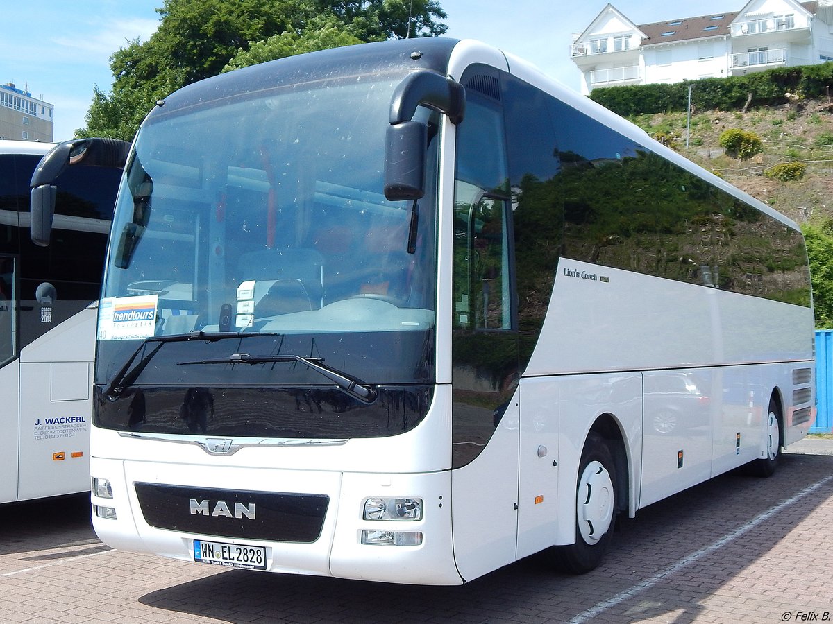 MAN Lion's Coach aus Deutschland im Stadthafen Sassnitz.