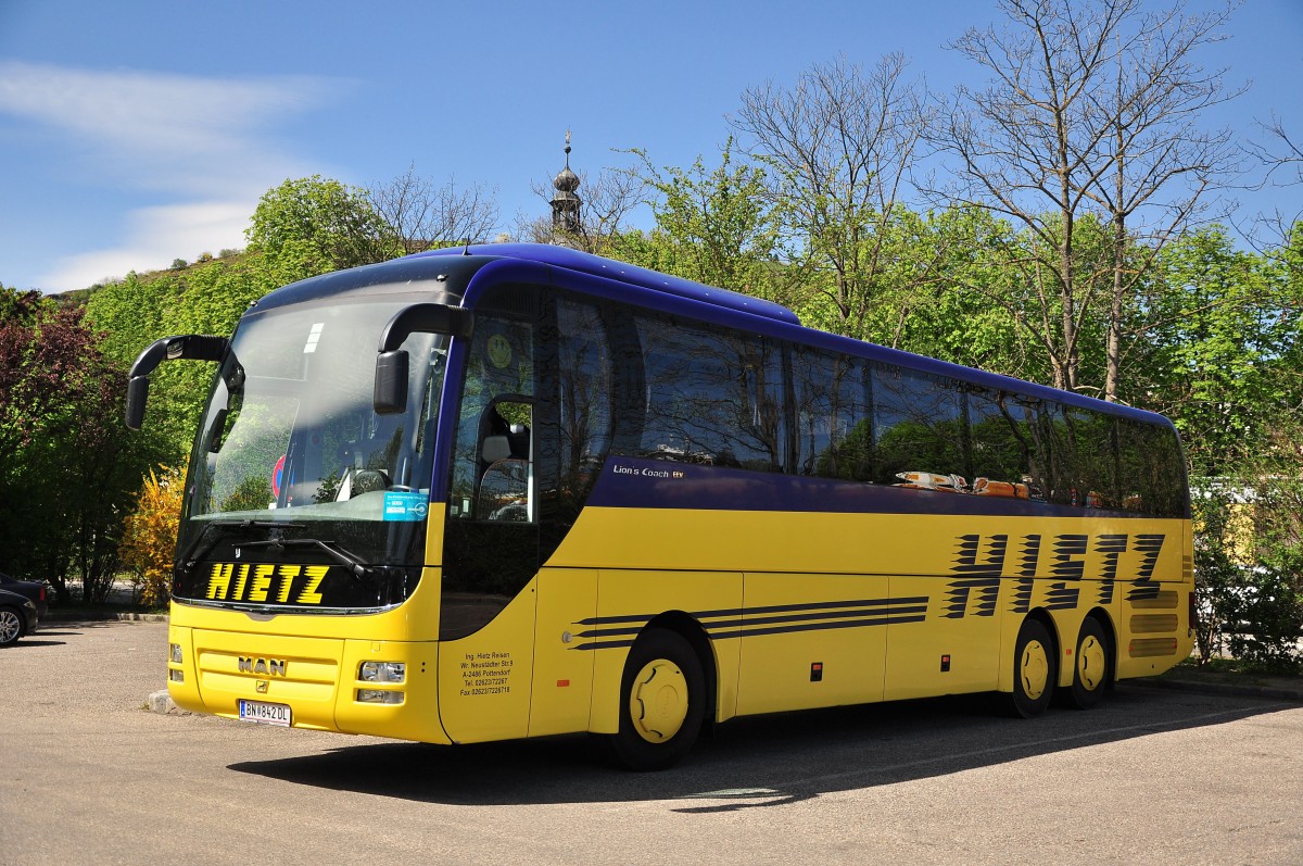 MAN Lions Coach von Hietz Reisen aus sterreich im April 2015 in Krems.