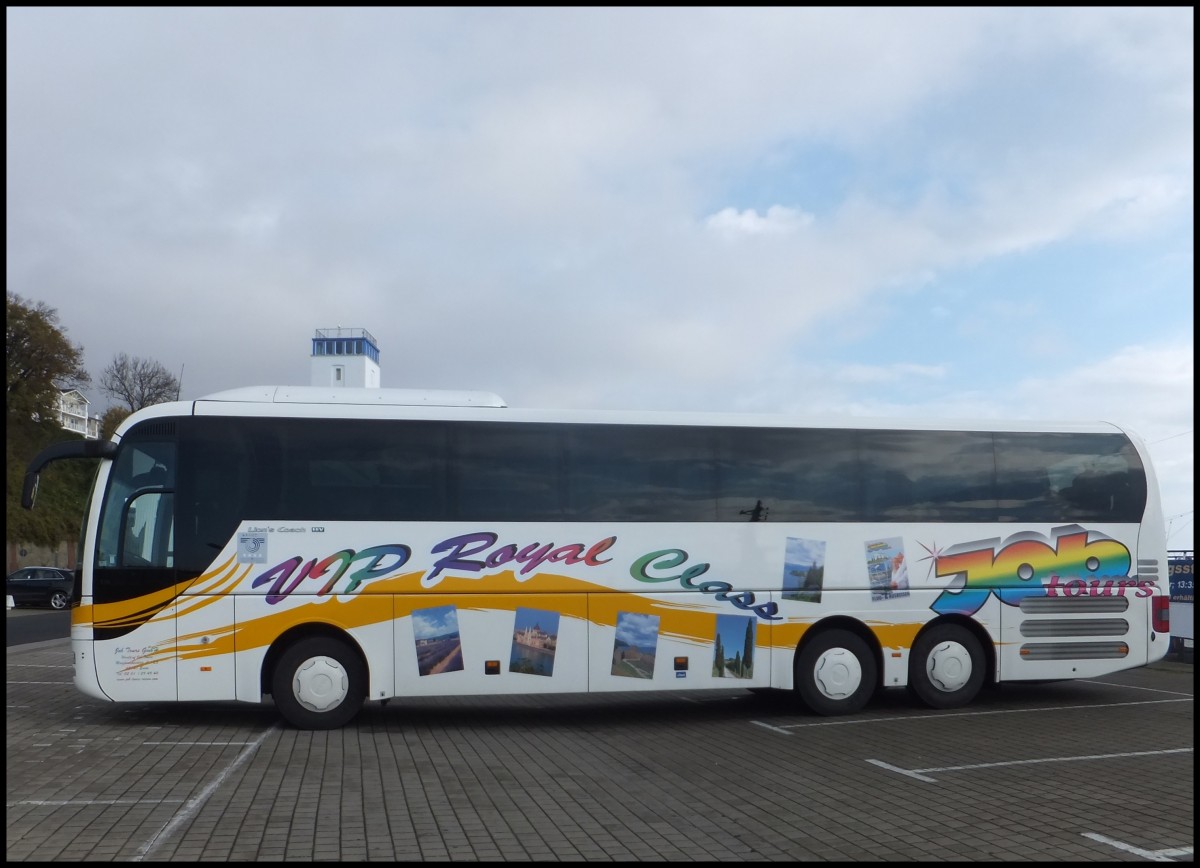 MAN Lion's Coach von JobTours aus Deutschland im Stadthafen Sassnitz.