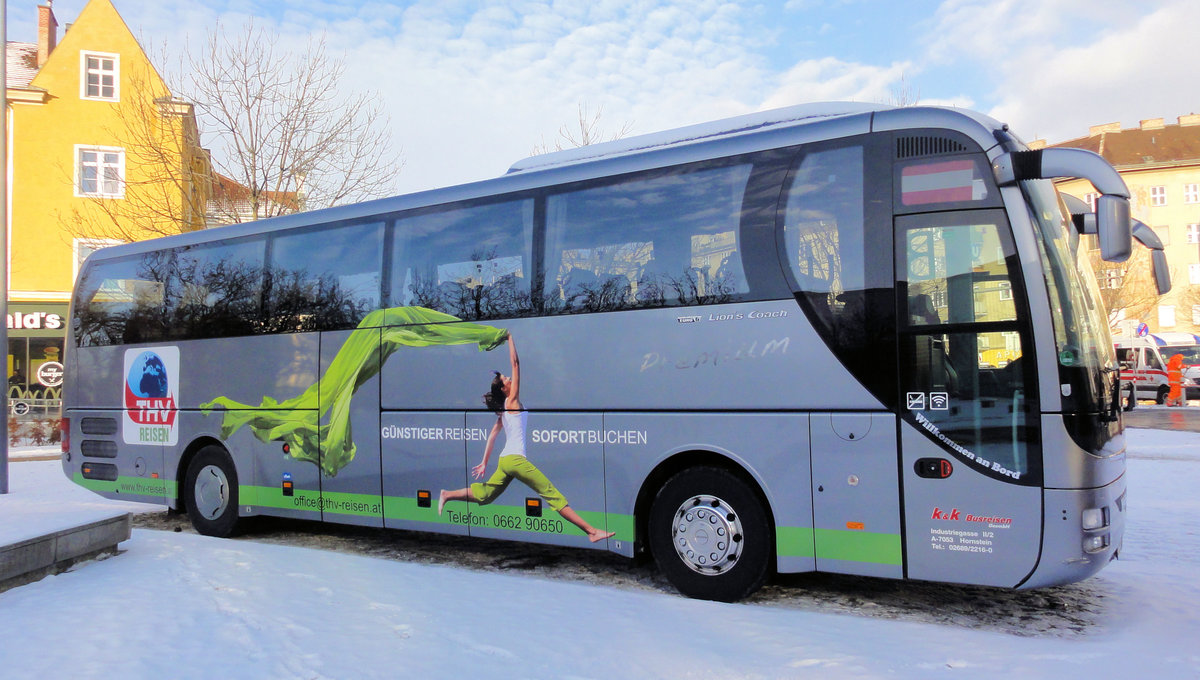 MAN Lion`s Coach von K & K Busreisen aus �sterreich in Wien vor der  Messe Wien  gesehen.
