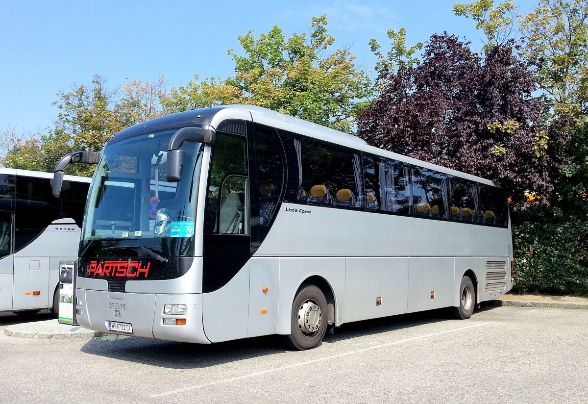 MAN Lions Coach von Partsch Reisen aus Österreich in Krems gesehen.