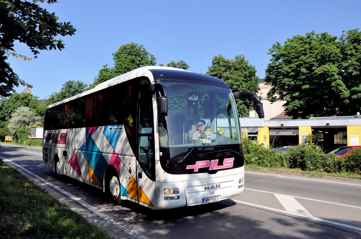 MAN LION`s COACH von PILS Reisen/�sterreich,Krems,Juli 2013.