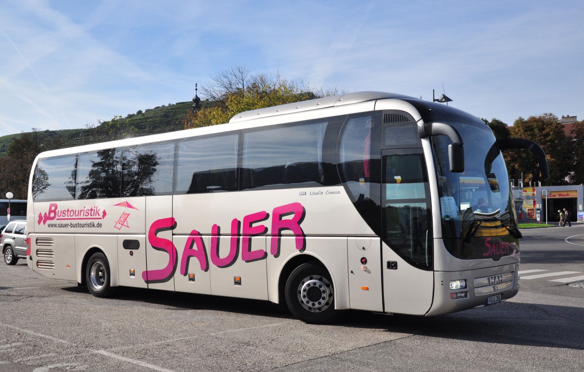 MAN Lions Coach von Sauer Reisen aus der BRD am 24.9.2014 in Krems.