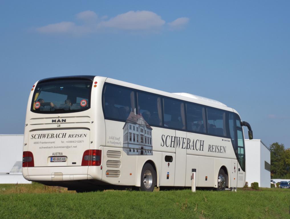 MAN Lion`s Coach von Schwebach Reisen aus �sterreich 09/2017 in Krems.