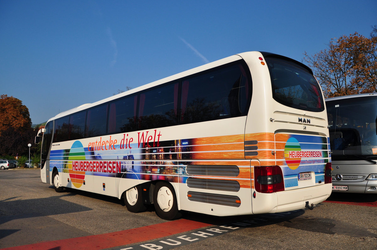 MAN Lion`s Coach Supreme von Heuberger Reisen aus �sterreich in Krems.