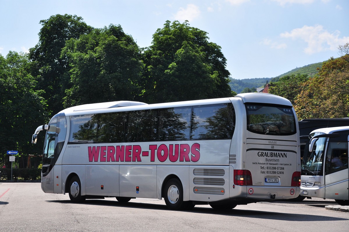 MAN Lions Coach Supreme von Werner Tours aus der BRD am 23. Juni 2014 in Krems gesehen.