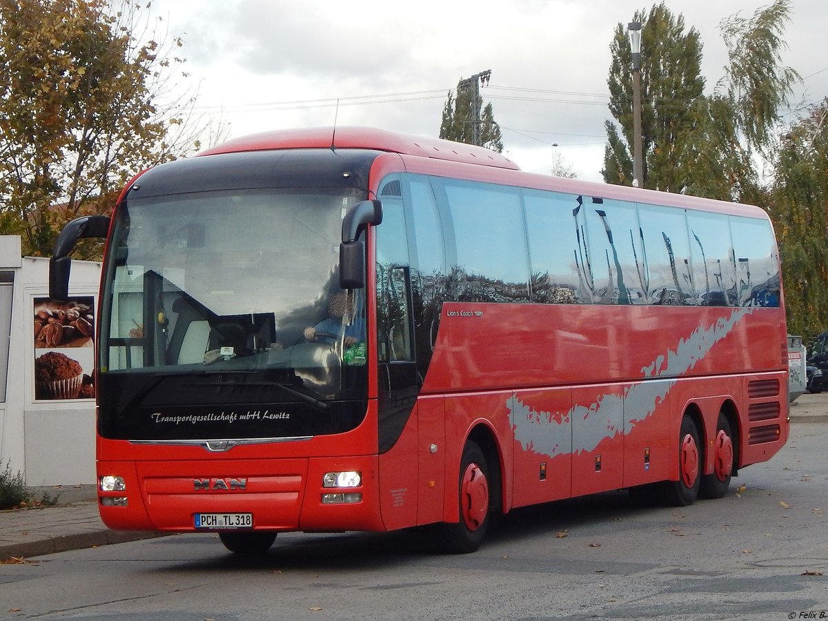 MAN Lion's Coach von Transportgesellschaft Lewitz aus Deutschland in Neubrandenburg.