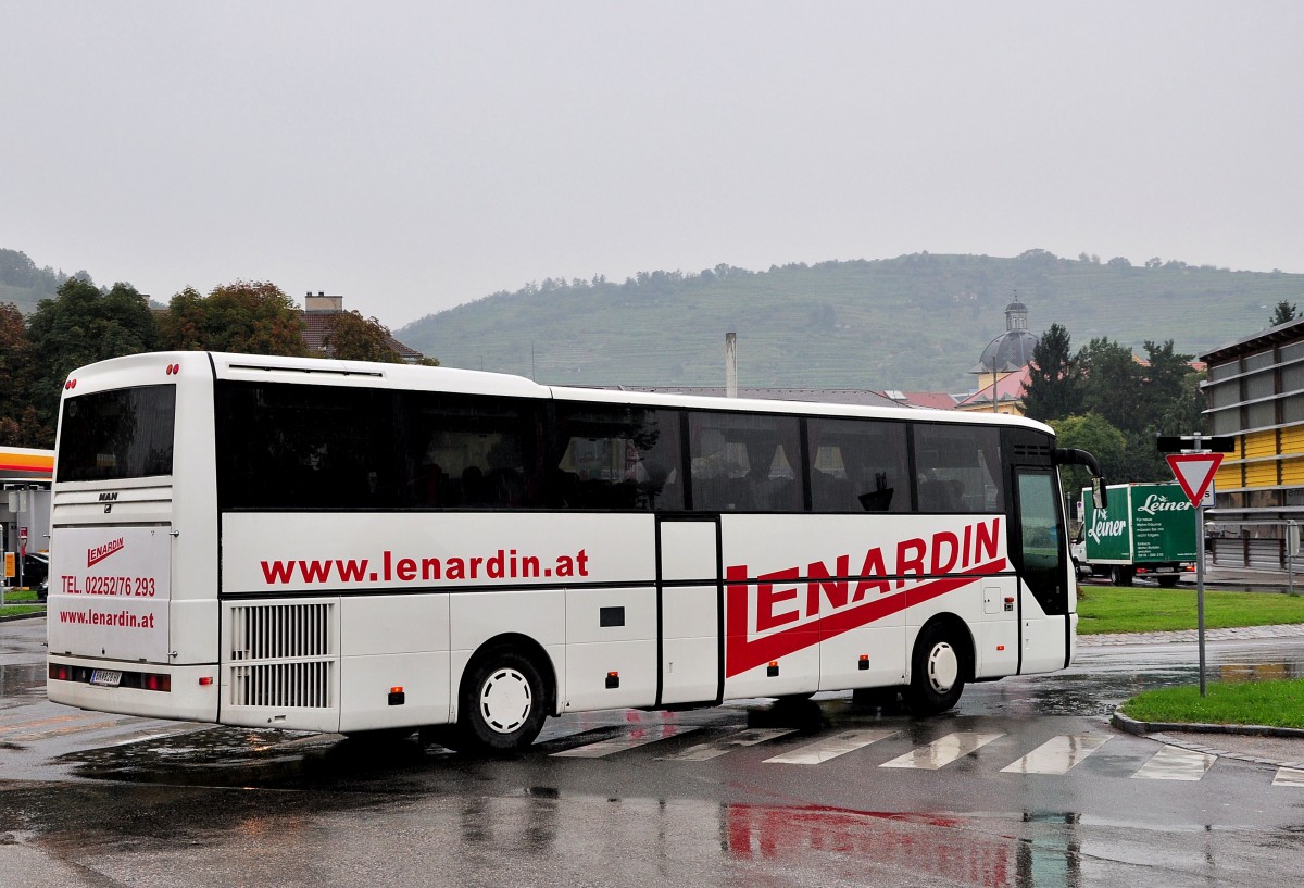 MAN Lions Star von Lenardin aus Niedersterreich am 11.9.2015 in Krems gesehen.