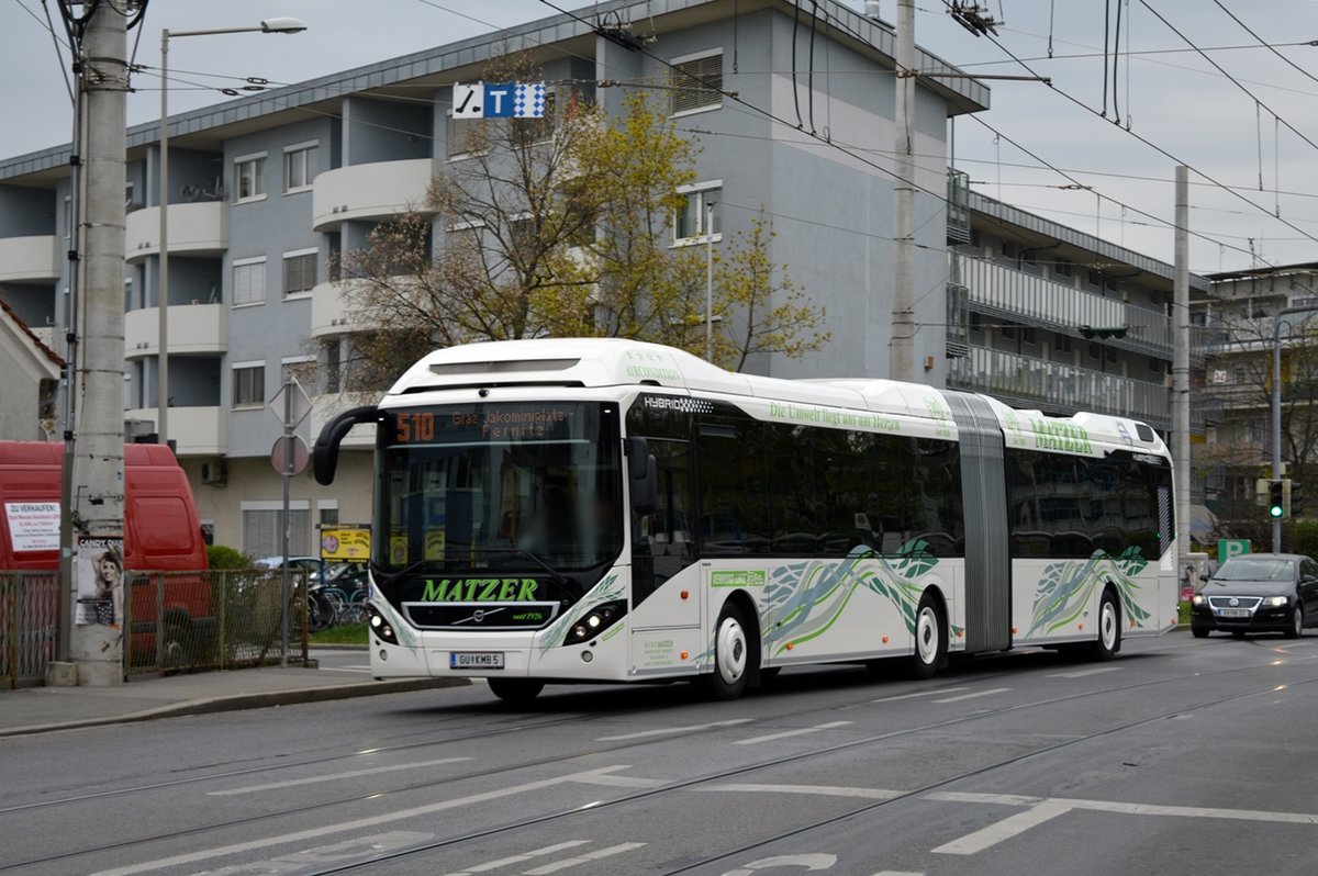 Matzer Volvo 7900A Hybrid als Linie 510 bei der Haltestelle Schulzentrum St. Peter, 08.04.2016
