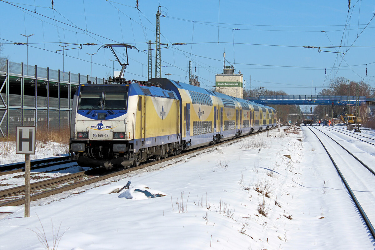 ME 146-13 verlässt am 11.03.2023 den Bahnhof Tostedt und macht sich auf den Weg nach Hamburg.