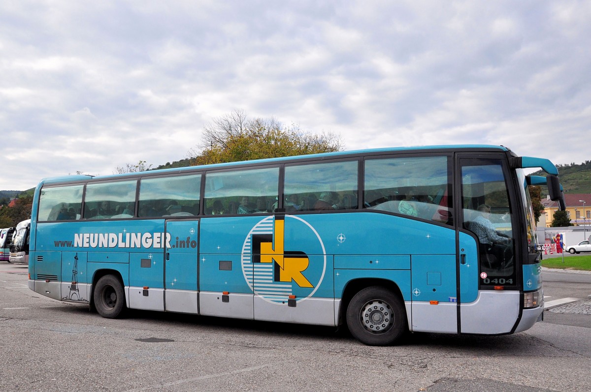 Mercedes Benz O 404 von Neundlinger Reisen aus sterreich am 27.9.2014 in Krems.